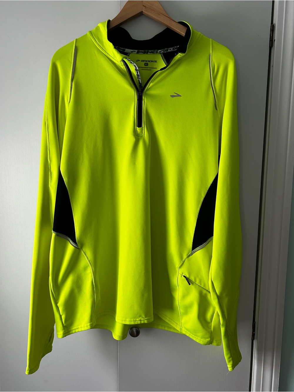 Brooks Men’s XL High-Visibility Yellow Half-Zip Running Pullover